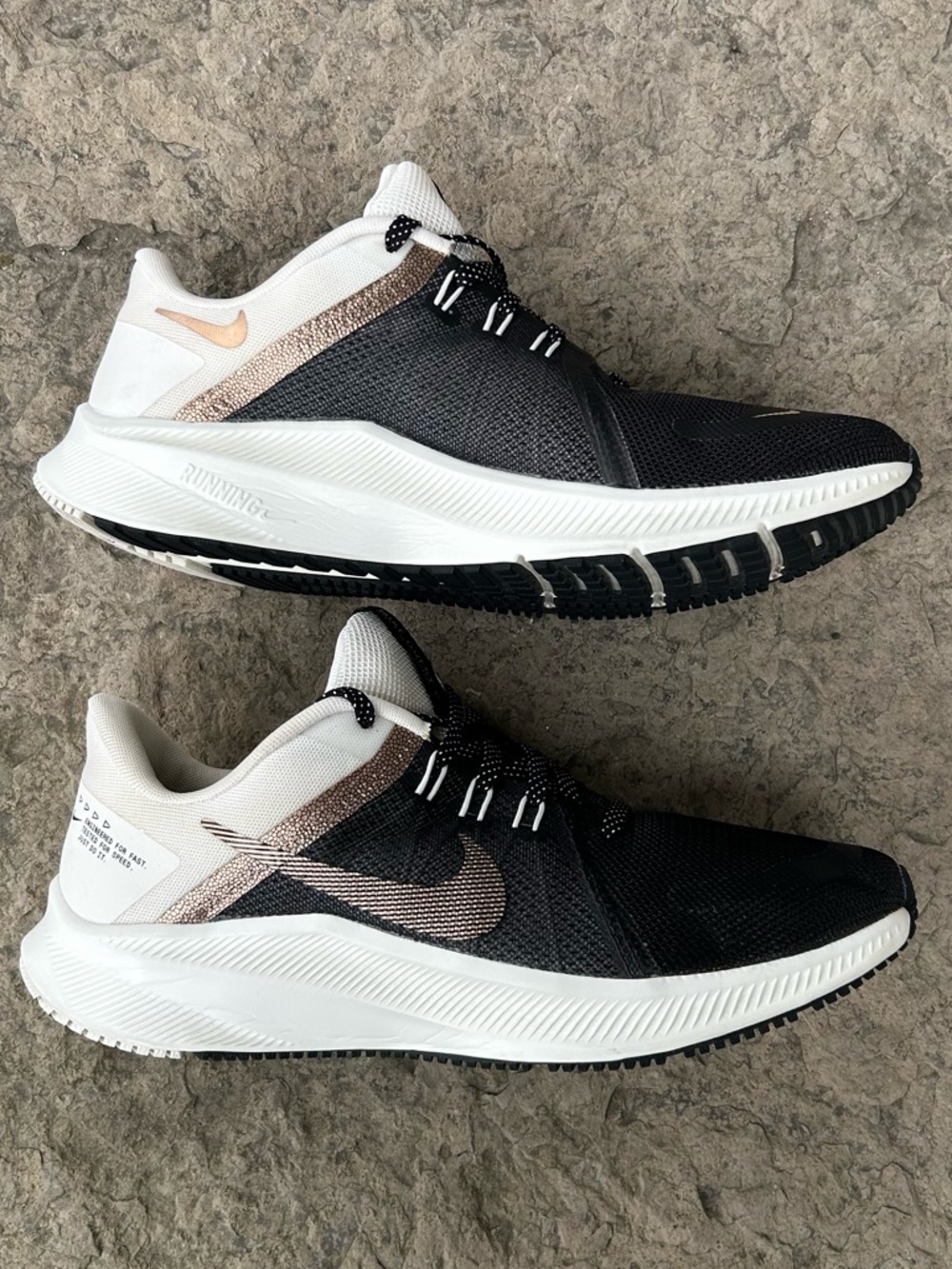 NIKE Quest 4 Premium 'Black Metallic Copper Coin’